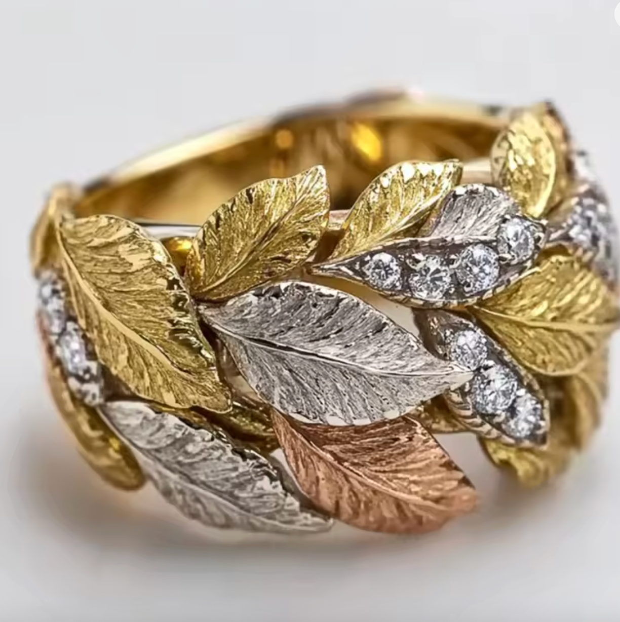 Three-Tone Leaf Design Finger Ring