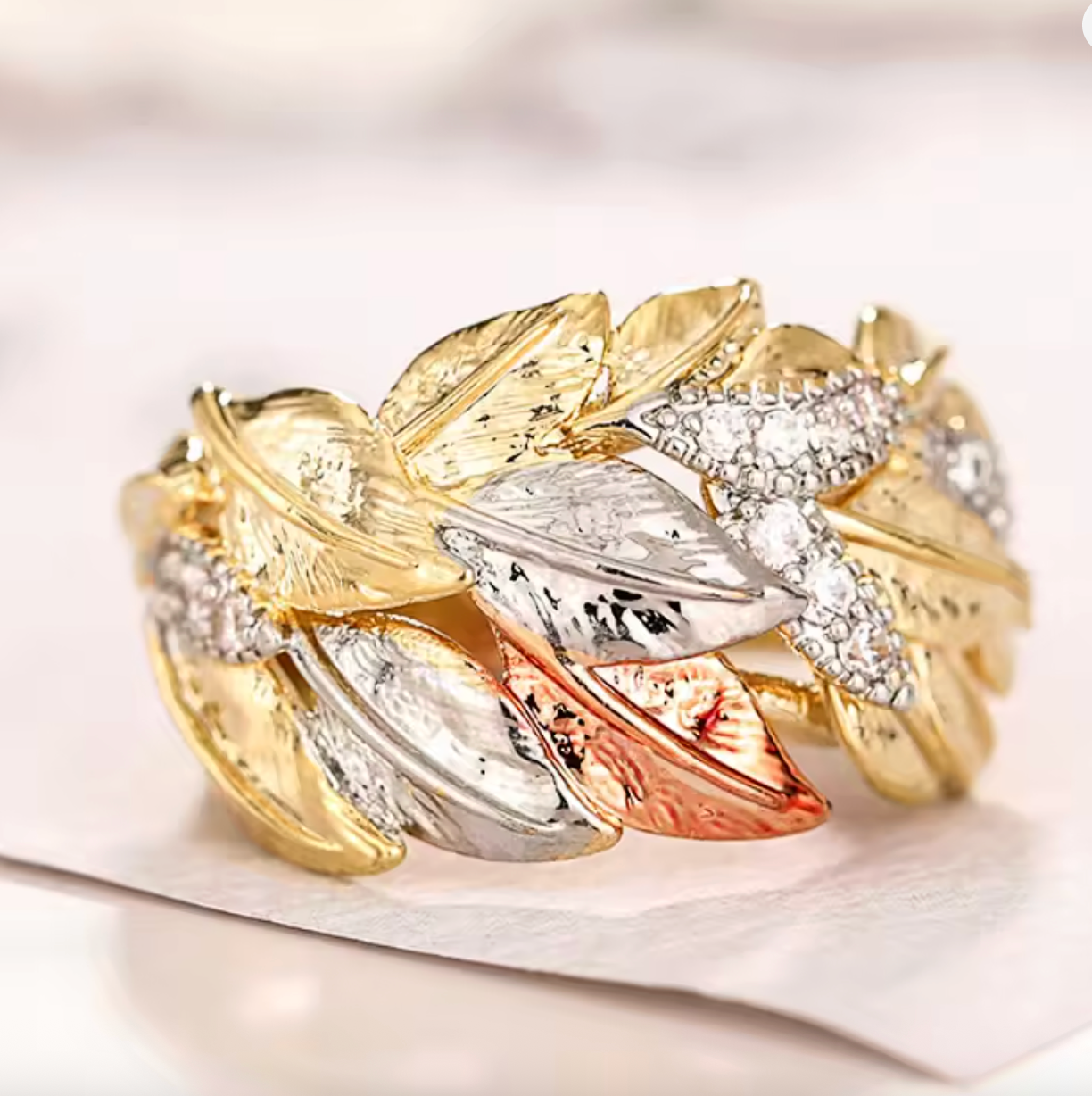 Three-Tone Leaf Design Finger Ring