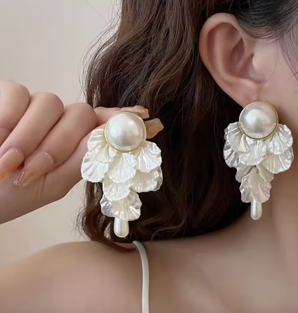 LATS Pearl Flower Tassel Pendant Earrings